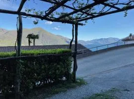 Beautiful small apartment with Lago Maggiore view