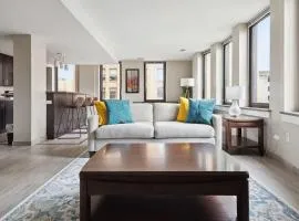 2BR Downtown Luxury Getaway