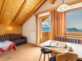 Haus Alpenblick Apt Brunelle, hotel Laionban