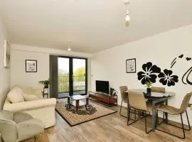 Contemporary 2 bedroom apartment - Ashford