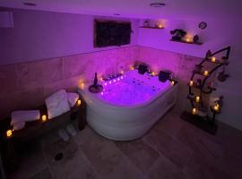 Alba Spa "Love Jacuzzi Sauna", хотел с джакузита в Вилфранш-дьо-Лораге