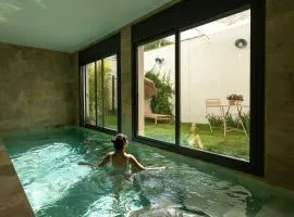 Loft spa con piscina climatizada salada Figueres