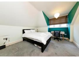 Chic Croydon 2BR Flat - Free Parking, hotel a Purley