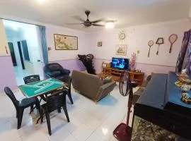 Kota 3BR Townhouse 5 Pax - TVBox/Mahjong/Jonker