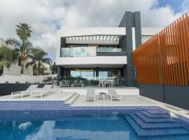 Buganvilia - Luxury villa - private pool by HD, hotel v mestu Almancil