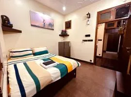 Sumptuous 1BHk Couple friendly