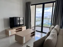 Danga Bay Sea View 4 Pax Apartment