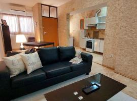 Moody & cozy 1br in city center, hotelli kohteessa Luanda