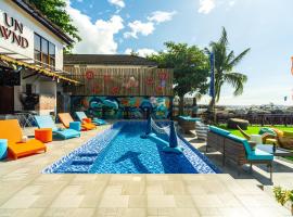 UNWND Boutique Hotel Camiguin، فندق في مامباجاو