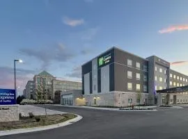 Holiday Inn Express & Suites Chicago Schaumburg, an IHG Hotel