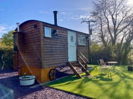 Shepherds Hut, Conwy Valley, hotel en Conwy