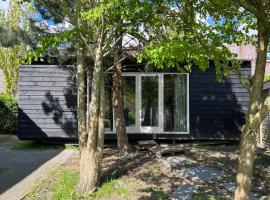 A tiny house close to nature - Amsterdam region, ξενοδοχείο σε Lelystad