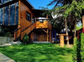 Tiny House Căsuța cocoțată - Valea Doftanei - 2camere, villa í Valea Doftanei