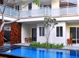 Oxy House Bali