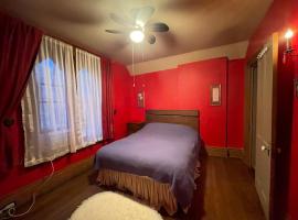 THE RED STAR ROOM A, sted med privat overnatting i Niagara Falls