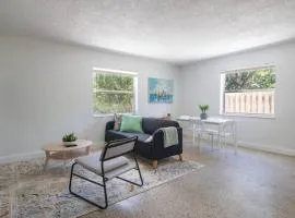 Lovely 2 bed 1 Bath near Las Olas W/Free parking!