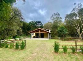 Casa de Campo - Chácara em Curitiba Santa Felicidade, hotel en Curitiba