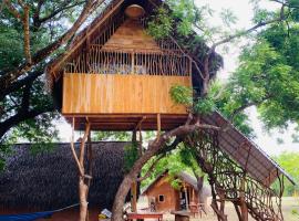 Yala Village Eco Tree House, лодж в городе Тиссамахарама