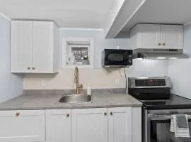 2 Bedroom with Laundry and Parking in Windsor