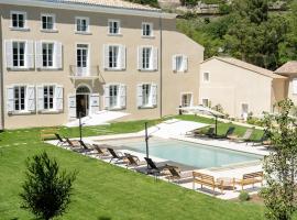 Villeneuve-lès-Avignon में Château de l'insolas, serviced apartment