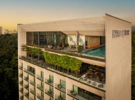 Hyatt Centric Kota Kinabalu, invalidom dostopen hotel v mestu Kota Kinabalu