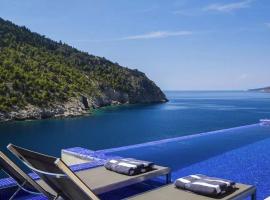 Exquisite Kefalonia Villa | Villa Arystar | 1 Bedroom | Seafornt | Spectacular Sea Views | Private Outdoor Infinity Pool | Assos, hotel em Asos