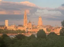 Apartment Linkerover- City Centre & Cathedral view