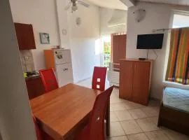 Studio apartmani Grom Sukošan