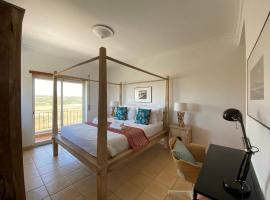 Cairnvillas D26 Uma Vista - Apartment with Stunning Views, hotel u gradu 'Aljezur'