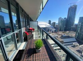 Central Toronto Suite - Free Parking, City Views and across CN Tower, MTCC, hotel na may jacuzzi sa Toronto