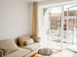 Fantastic 2-bed with large private balcony