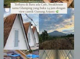 Crazy Steak Resort Glamping Villa, hotel u gradu 'Batu'