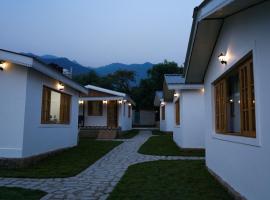 Saanjh Cottages, hotel di Bir