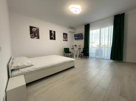 Apartament R, hotell i Giroc