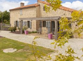 Gîte avec jacuzzi charme et confort, hotel in Saint-Étienne-du-Bois