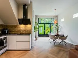 Stylish apartment next to the Amstel River - Unit A