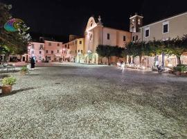 Appartamento in piazza, hotel u gradu Marčana Marina