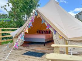 Greystones Glamping - Tent 1, glàmping a Na Clocha Liatha