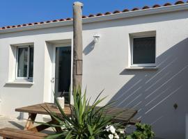 Studio Neuf à 2 pas de la plage, casa de campo em La Tranche-sur-Mer