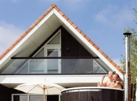 Vakantiehuis aan het water met hottub