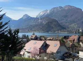 Appartement Duplex vue lac et montagne à Talloires