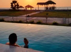 Hermosa casa frente al mar con piscina