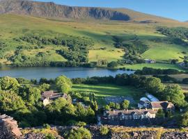 Trigonos - Quiet, Peaceful, Vegetarian B&B and Retreat Centre, hotel sa Caernarfon