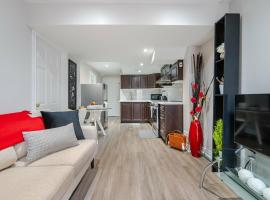 Lovely Cozy Apartment, hotel di Brampton