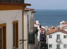 GuestHouse Vitória - Quarto com varanda e vista de mar