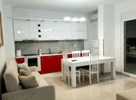 Modern & Cozy APT, 1Km from City Center