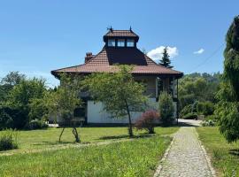 Троянда Карпат, Hotel in Karpaty