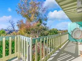 Torquay apartment - short walk to beach and shops