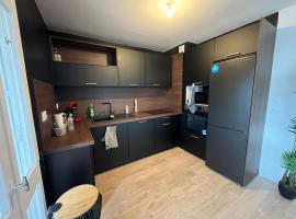 Appartement 4 Chambres, готель у місті Валанс