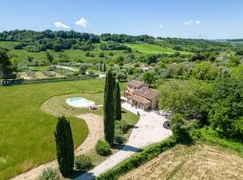 Villa Le Cascate by Interhome, hotel en Saturnia